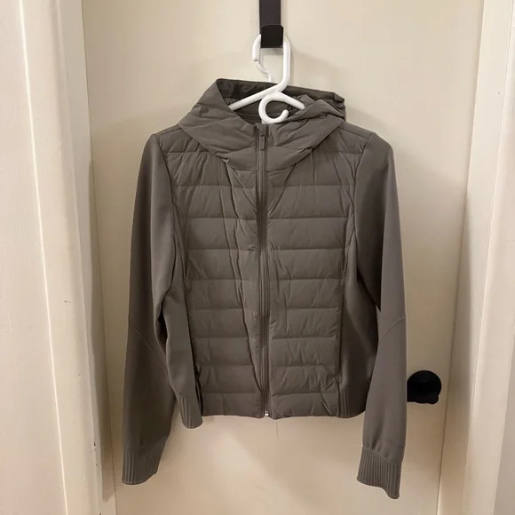 Lululemon jacket - Picture 1 of 4